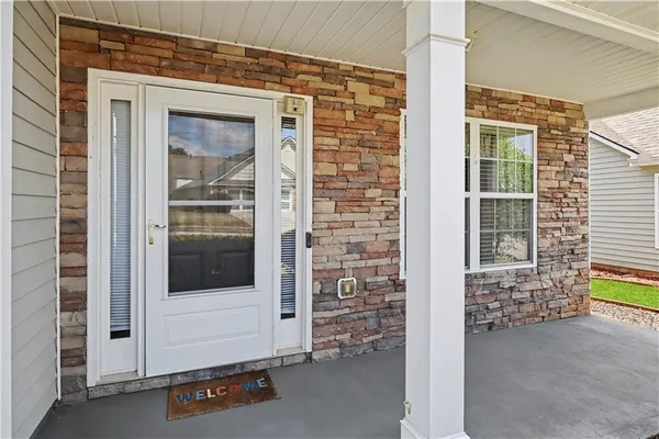 Property Slideshow image 2 of 25 | 676 majesty xing, Winder, GA, 30680