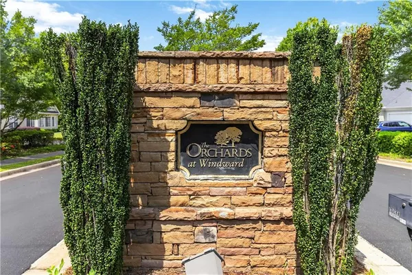 Property Slideshow image 2 of 28 | 2958 oakside cir, Milton, GA, 30004