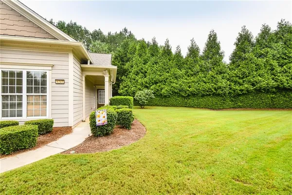Property Slideshow image 3 of 41 | 6243 longleaf dr, Hoschton, GA, 30548