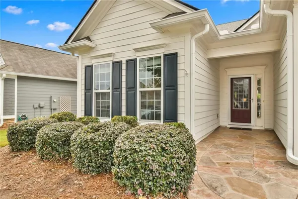 Property Slideshow image 3 of 54 | 6652 fawn meadow ln, Hoschton, GA, 30548