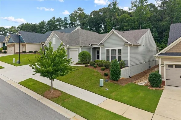 Property Slideshow image 3 of 52 | 5625 willow springs pl, Hoschton, GA, 30548