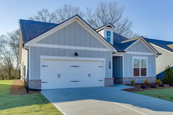 Property Slideshow image 3 of 53 | 184 oakdale rd, Jefferson, GA, 30549