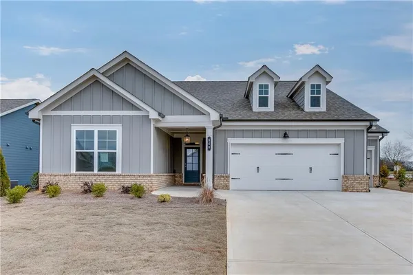 Property Slideshow image 3 of 59 | 210 oakdale rd, Jefferson, GA, 30549