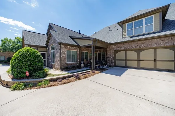Property Slideshow image 3 of 35 | 120 chastain rd 1002, Kennesaw, GA, 30144