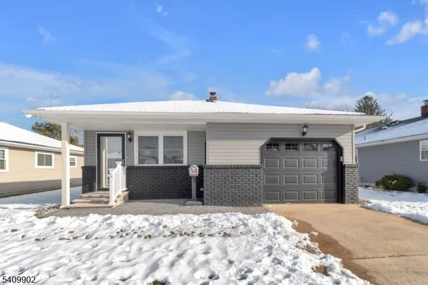 Property Slideshow image 2 of 16 | 16 bolans ct, Toms River, NJ, 08757