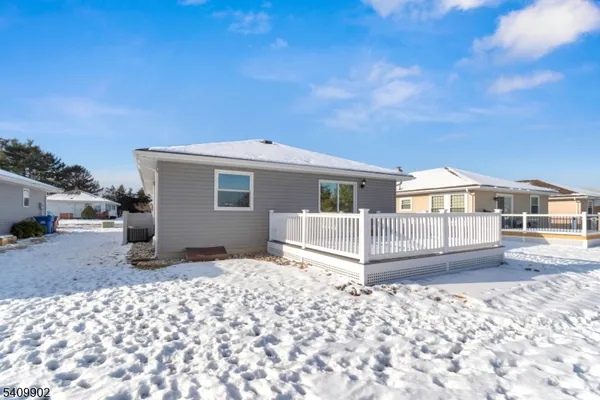 Property Slideshow image 3 of 16 | 16 bolans ct, Toms River, NJ, 08757