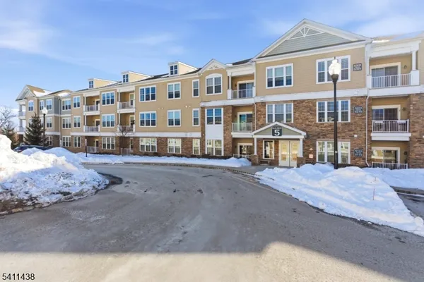 Property Slideshow image 2 of 26 | 5301 veterans dr, Rockaway Twp., NJ, 07866