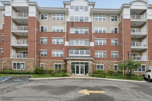 Property Slideshow image 2 of 42 | 7118 warrens way 118, Wanaque Boro, NJ, 07465