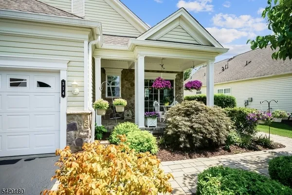 Property Slideshow image 2 of 11 | 314 biltmore ln, Franklin Twp., NJ, 08873