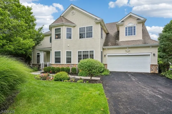Property Slideshow image 2 of 49 | 14 kestrel ct, Washington Twp., NJ, 07882