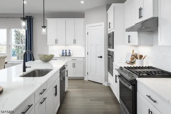 Property Slideshow image 3 of 11 | 13 thomas knoll blvd, Mansfield Twp., NJ, 07865