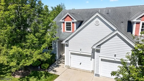 Property Slideshow image 3 of 29 | 13 fairchild ln, Wantage Twp., NJ, 07461