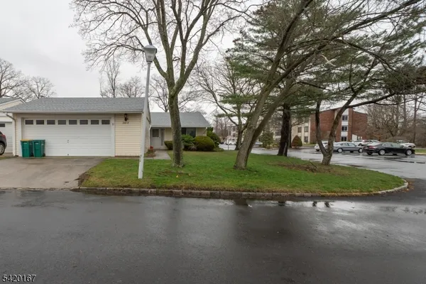 Property Slideshow image 2 of 26 | 264 crosse dr b, Monroe Twp., NJ, 08831