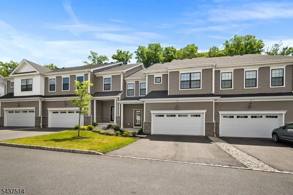 Property Slideshow image 2 of 47 | 17 kelsch dr, Morris Plains Boro, NJ, 07950
