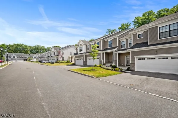 Property Slideshow image 3 of 47 | 17 kelsch dr, Morris Plains Boro, NJ, 07950