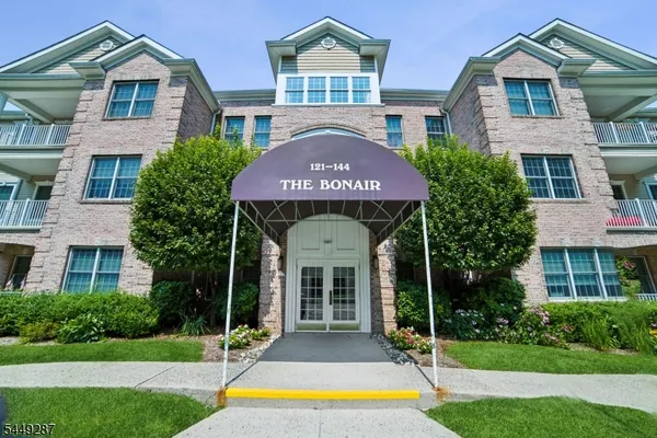Property Slideshow image 3 of 43 | 137 ridgeview ln, Mount Arlington Boro, NJ, 07856
