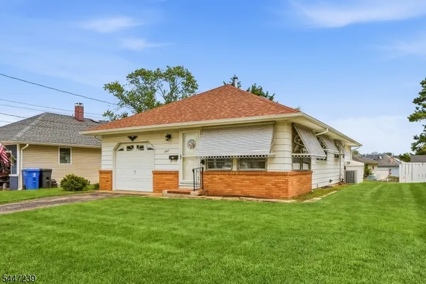 Property Slideshow image 3 of 27 | 1947 mount juliano ln, Toms River Township, NJ, 08753