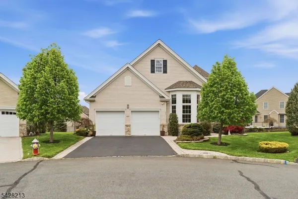 Property Slideshow image 2 of 45 | 11 burr pl, Franklin Twp., NJ, 08873