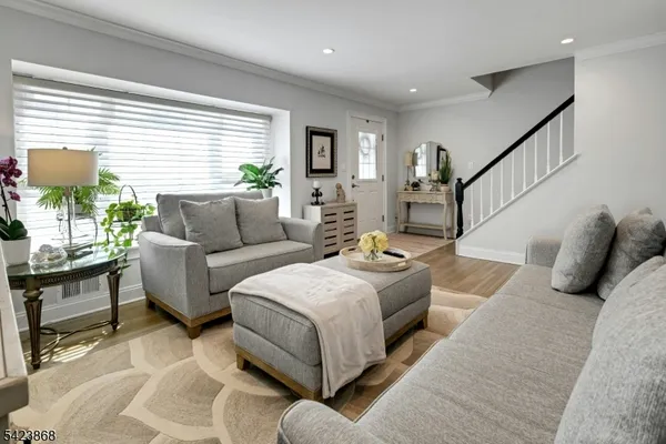 Property Slideshow image 3 of 32 | 8 pembroke dr, Mendham Boro, NJ, 07945