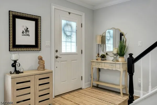 Property Slideshow image 2 of 32 | 8 pembroke dr, Mendham Boro, NJ, 07945