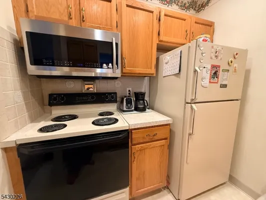 Property Slideshow image 3 of 12 | 1302 richmond rd 302, West Milford Twp., NJ, 07480