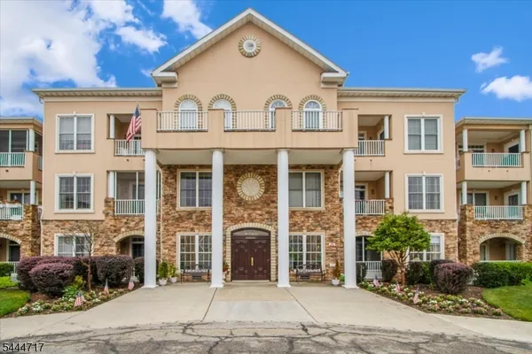 Property Slideshow image 2 of 25 | 202 cleveland ln, Rockaway Twp., NJ, 07866