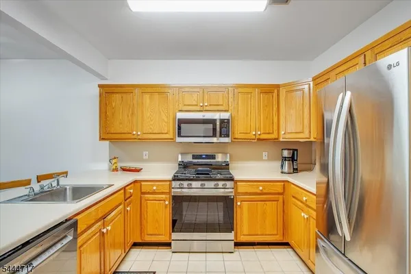 Property Slideshow image 3 of 25 | 202 cleveland ln, Rockaway Twp., NJ, 07866