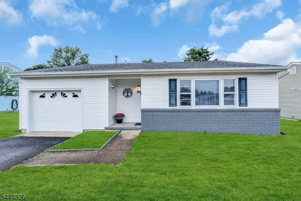 Property Slideshow image 2 of 42 | 214 westbrook dr, Berkeley Twp., NJ, 08757