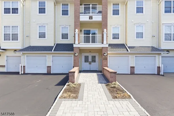 Property Slideshow image 2 of 22 | 2103 avery ct, Franklin Twp., NJ, 08873