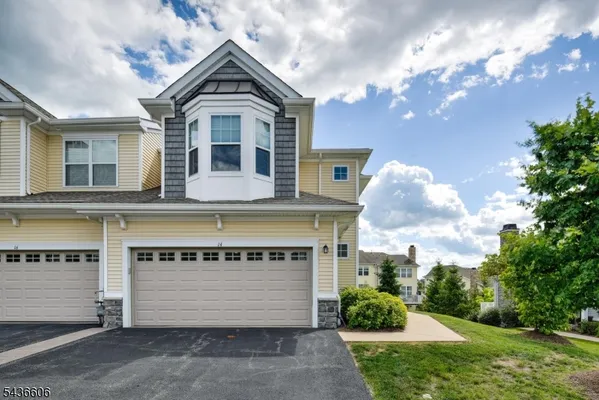 Property Slideshow image 3 of 50 | 14 lupine ln, Allamuchy Twp., NJ, 07840