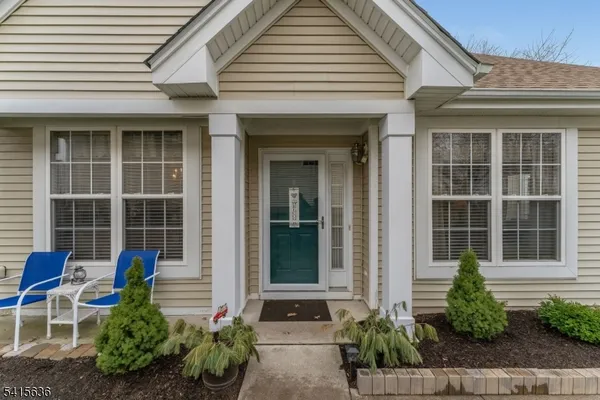 Property Slideshow image 3 of 27 | 95 kensington cir, White Twp., NJ, 07823