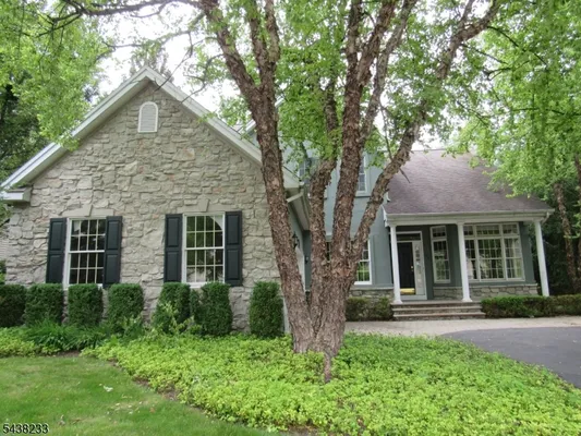 Property Slideshow image 3 of 29 | 26 bethpage dr, Montgomery Twp., NJ, 08558