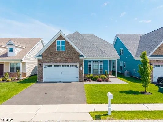 Property Slideshow image 2 of 48 | 22 samjan cir, Robbinsville Twp., NJ, 08520
