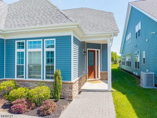 Property Slideshow image 3 of 48 | 22 samjan cir, Robbinsville Twp., NJ, 08520