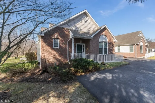 Property Slideshow image 3 of 28 | 1 joseph dr, Raritan Twp., NJ, 08822