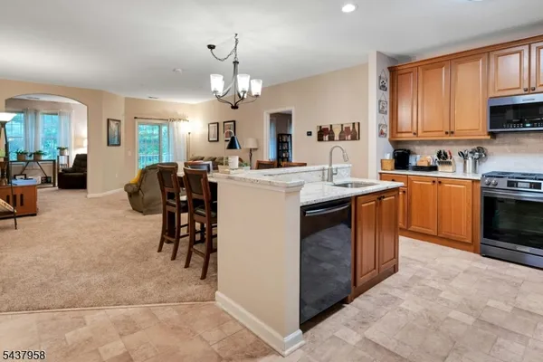 Property Slideshow image 3 of 27 | 17 ridgeview ln, Mount Arlington Boro, NJ, 07856