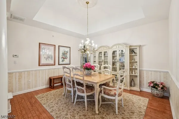 Property Slideshow image 3 of 25 | 1209 holly ln, Cedar Grove Twp., NJ, 07009