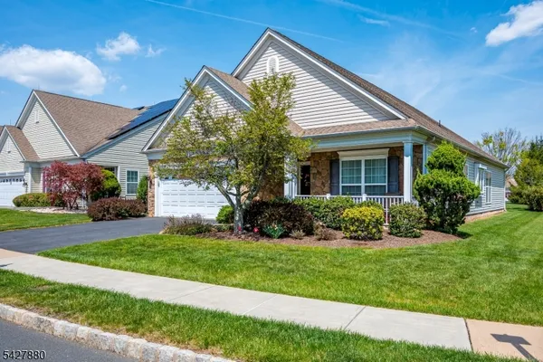 Property Slideshow image 3 of 40 | 281 longwood ln, Franklin Twp., NJ, 08873