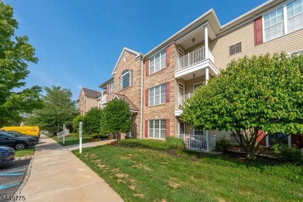 Property Slideshow image 2 of 27 | 319 sophee ln, Lakewood Twp., NJ, 08701