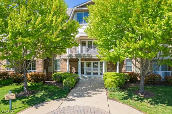 Property Slideshow image 2 of 32 | 467 victoria dr, Bridgewater Twp., NJ, 08807