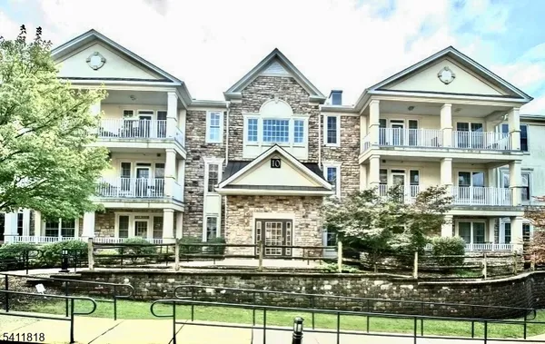 Property Slideshow image 2 of 38 | 1010 holly ln, Cedar Grove, NJ, 07009