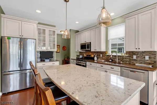 Property Slideshow image 2 of 20 | 12 winding river ct, Lakewood Twp., NJ, 08701