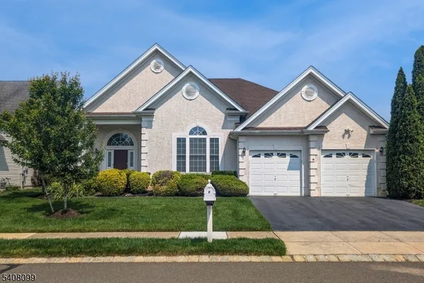 Property Slideshow image 3 of 36 | 23 crooked stick pl, Monroe Twp, NJ, 08831