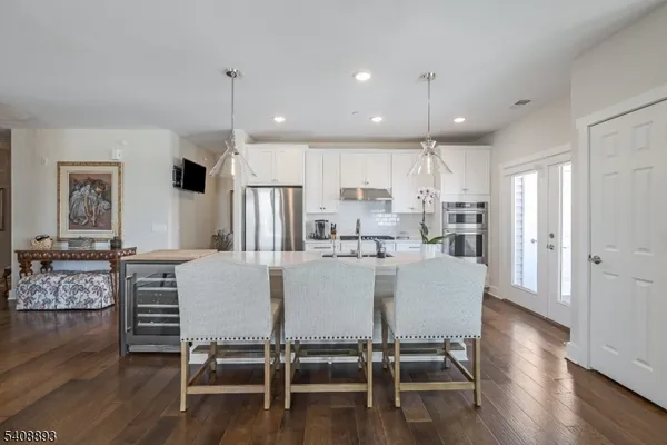 Property Slideshow image 3 of 34 | 3 vanderbilt blvd 406, Florham Park Boro, NJ, 07932