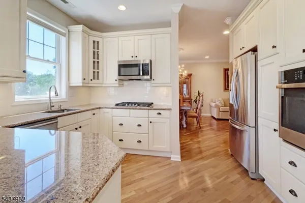 Property Slideshow image 3 of 21 | 3412 pointe gate dr 412, Livingston Twp., NJ, 07039