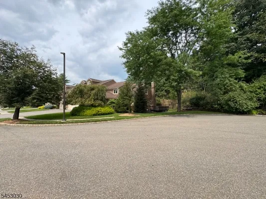 Property Slideshow image 3 of 3 | 239 westervelt ln, Mahwah Twp., NJ, 07430