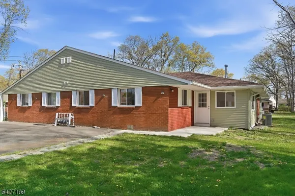 Property Slideshow image 3 of 22 | 10 heron d, Manchester Twp., NJ, 08759