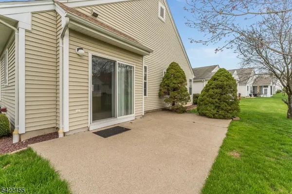Property Slideshow image 3 of 33 | 107 kensington cir, White Twp., NJ, 07823
