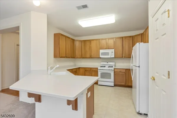 Property Slideshow image 3 of 17 | 4306 enclave cir, Franklin Twp., NJ, 08873