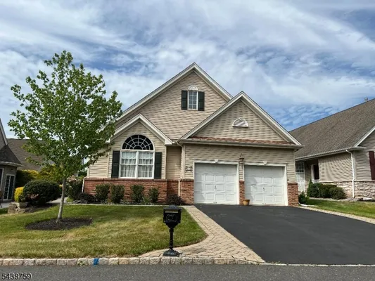 Property Slideshow image 2 of 2 | 4 abrams ct, Franklin Twp., NJ, 08873